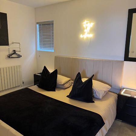 Terfyn Hall Aquarium Apartment 1 普利斯坦丁 外观 照片