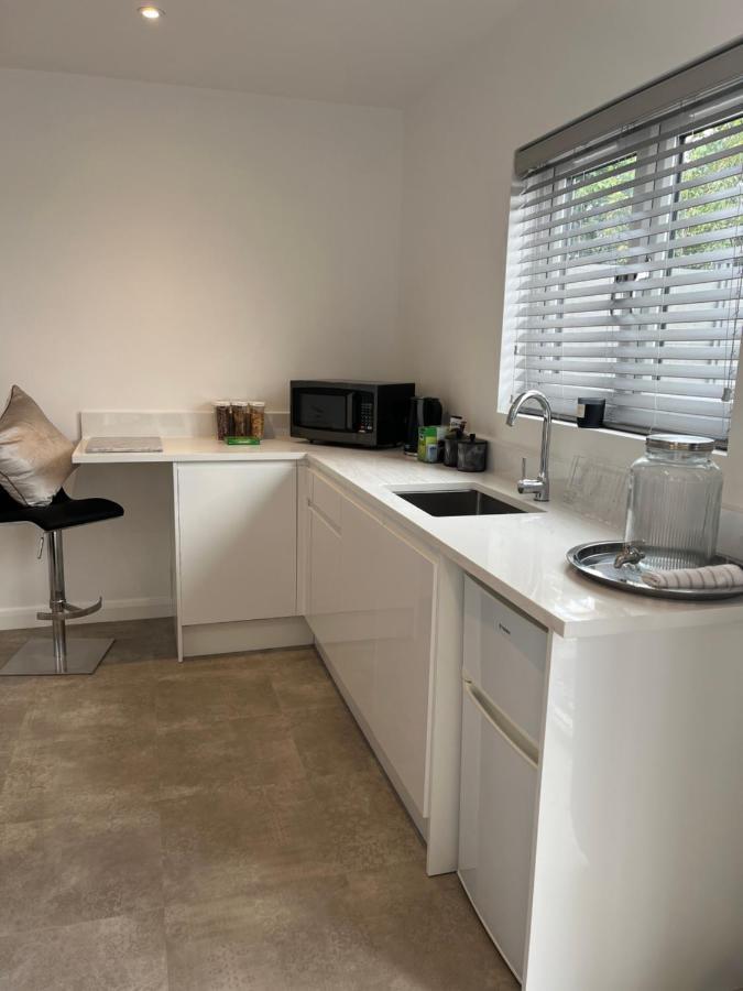 Terfyn Hall Aquarium Apartment 1 普利斯坦丁 外观 照片