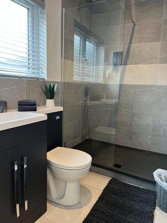 Terfyn Hall Aquarium Apartment 1 普利斯坦丁 外观 照片