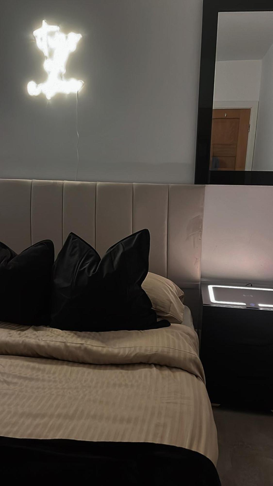 Terfyn Hall Aquarium Apartment 1 普利斯坦丁 外观 照片