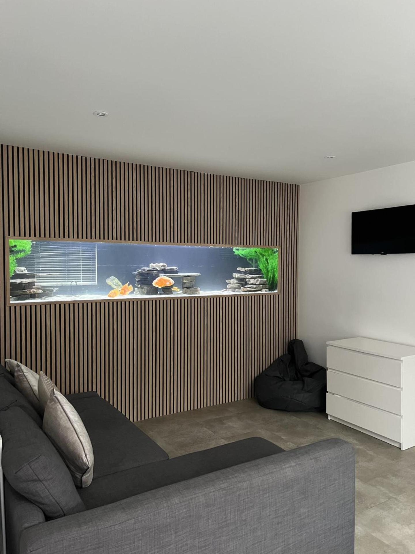 Terfyn Hall Aquarium Apartment 1 普利斯坦丁 外观 照片