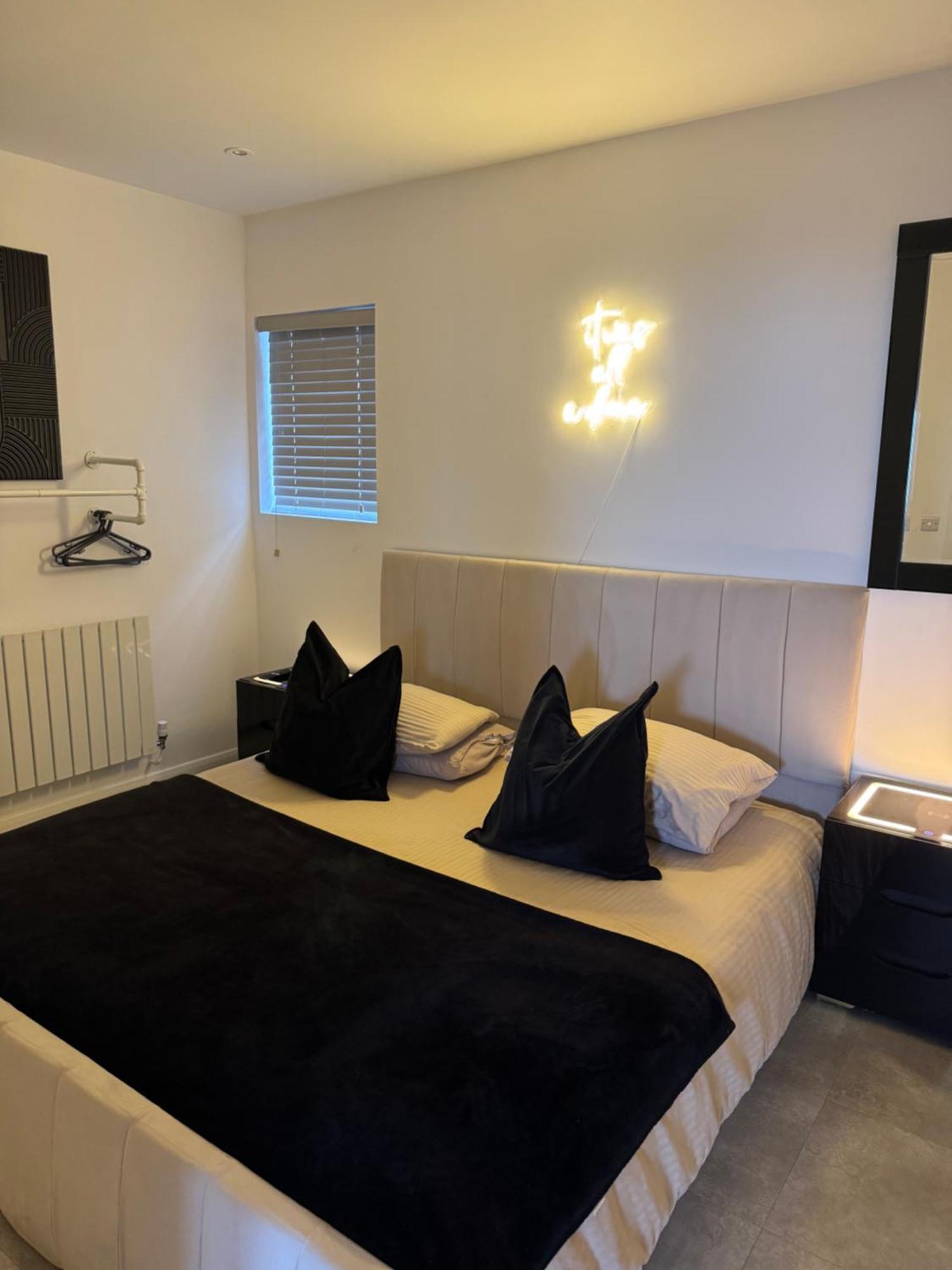 Terfyn Hall Aquarium Apartment 1 普利斯坦丁 外观 照片